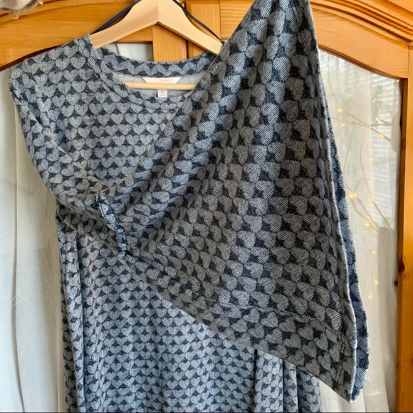 LC Lauren Conrad Bell Sleeve Long Sleeve Shirt Top Size Medium / Hearts Pattern. - Picture 8 of 17